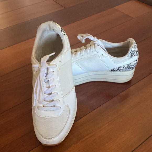 Platform sneakers - Picture 2 of 4